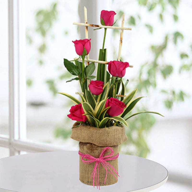 [تصویر:  pink-roses-arrangement_1-1.jpg]