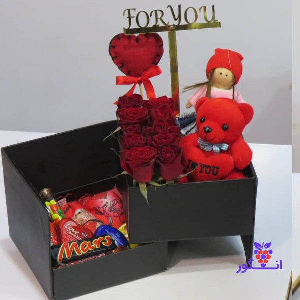 سفارش باکس گل ولنتاین لاوین همراه با شکلات و عروسک