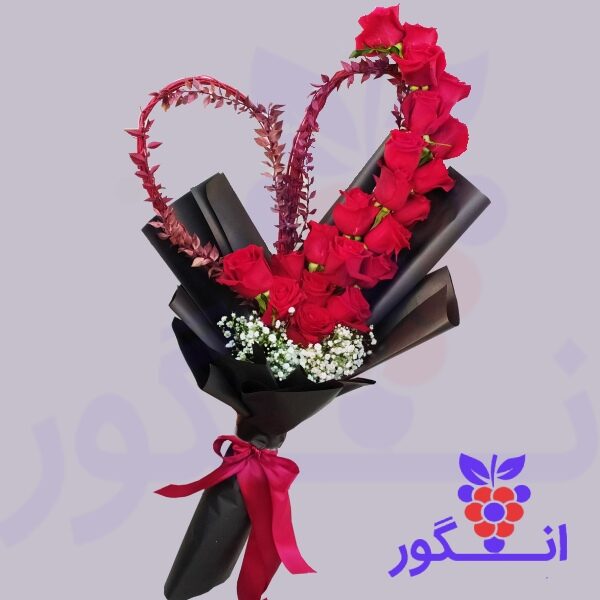 دسته گل رز با طراحی به شکل قلب عاشقانه ای زیبا- گل رز قرمز - خرید آنلاین گل