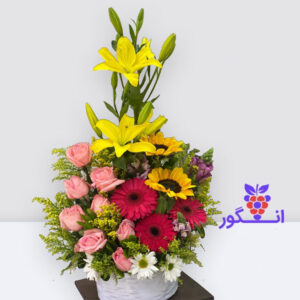 باکس گل زیبا و کلاسیک مناسب برای تبریک و ایونت های رسمی
