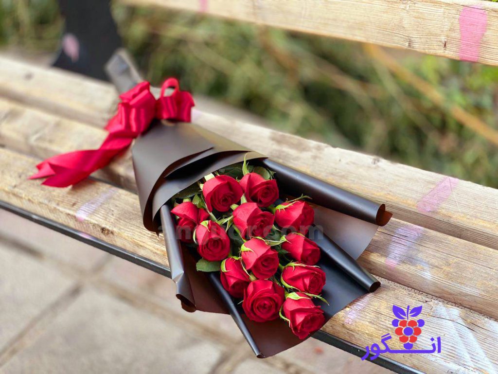 سفارش دسته گل رز قرمز 10 شاخه ای
