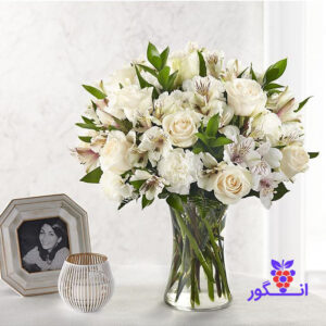 خرید گلدان با تم سفید شیشه ای برای تسلیت