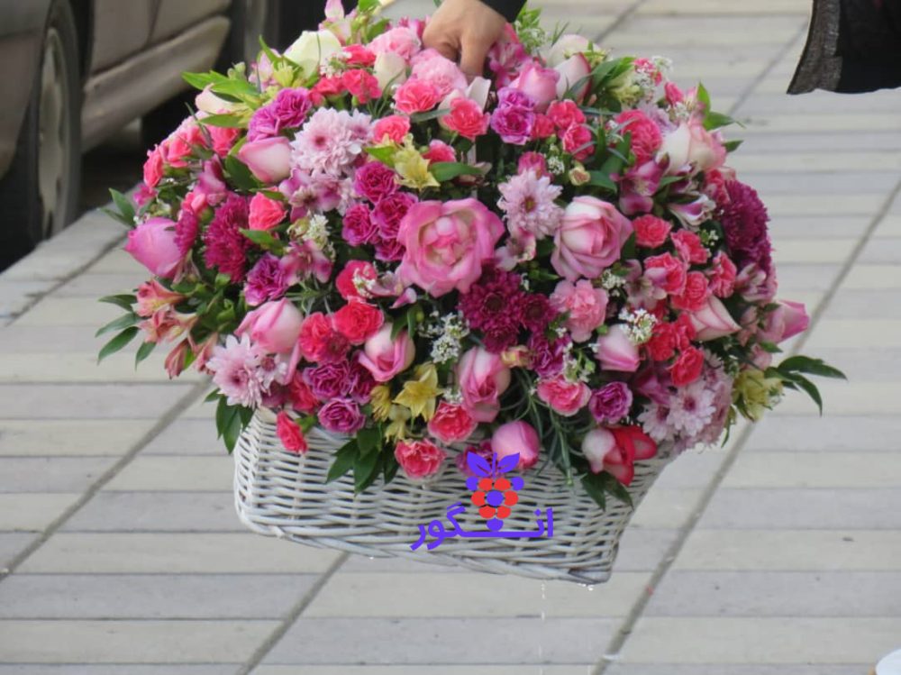 سفارش سبد گل با تم صورتی برای بدون مناسبت و یا تولد