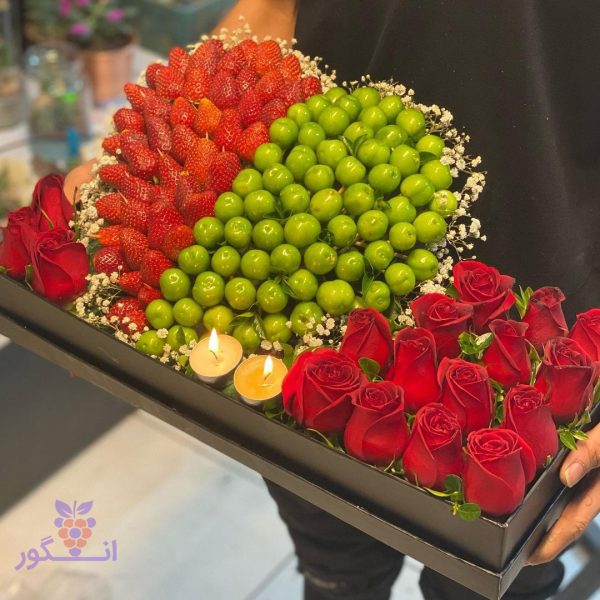 باکس دلبری (ترکیب گل رز ، گوجه سبز و توت فرنگی )