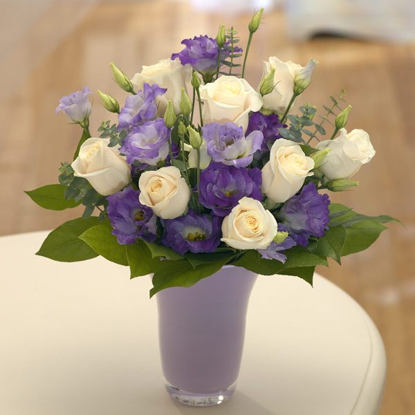 دسته گل Flower Arrangement (ارسال گل به سوئد )