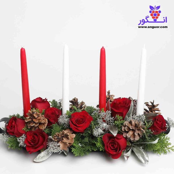 رومیزی کریسمسی همراه با شمع و گل رز قرمز - خرید گل کریسمس و جشن سال نو - گل فروشی آنلاین