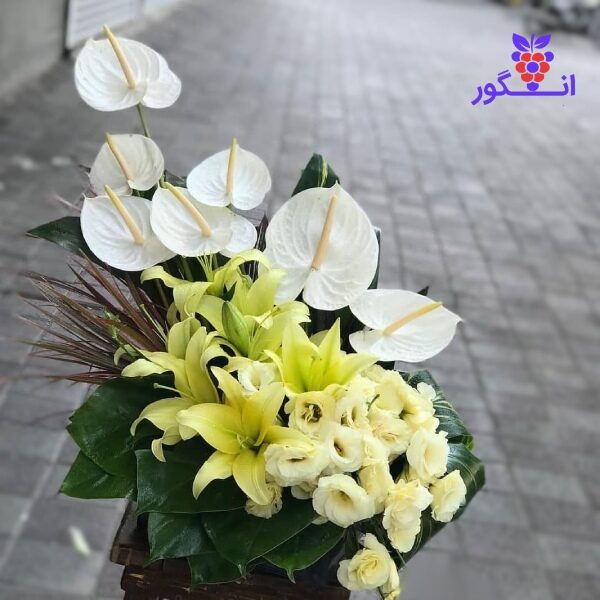 سبد گل زیبا برای ترحیم و تسلیت - خرید گل ترحیم - گل فروشی آنلاین