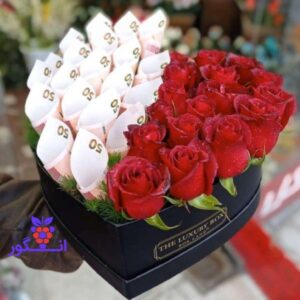 باکس گل رز همراه با پول آرایی - ویژه روز زن - خرید گل آنلاین
