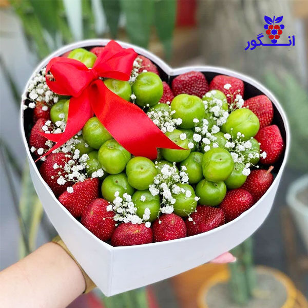 باکس نوبرانه آلوچه و توت فرنگی