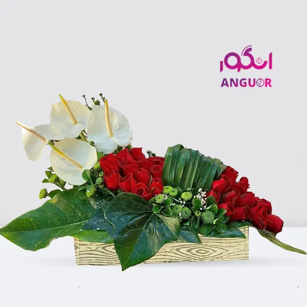 باکس خاص و زیبا با گل رز و آنتوریوم