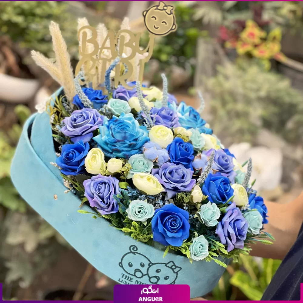 باکس گل تم آبی-خرید آنلاین باکس گل مصنوعی- گلفروشی آنلاین انگور-باکس گل و عروسک