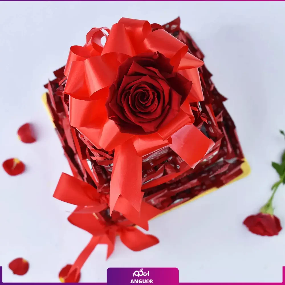 کیت کت تزئین شده همراه با رز طبیعی | Kit Kat  Chocolate - Image 2