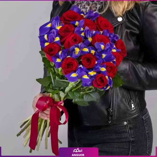 دسته گل زنبق بنفش و رز قرمز- سفارش آنلاین گل - عکس +قیمت - انگور