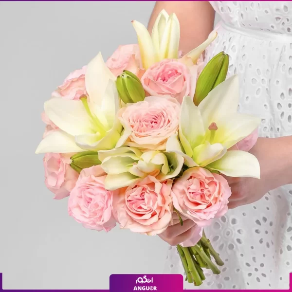 دسته گل رز صورتی و لیلیوم سفید - دسته گل عروس -انگور