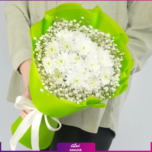 دسته گل داوودی سفید با عروس - خرید گل داوودی سفید- انگور- خرید آنلاین گل