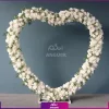 استند قلب ایستاده گل آرایی شده تم سفید (گل آرایی در محل شما)