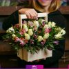 باکس گل رز سفید و آلستر صورتی- انگور- خرید آنلاین گل