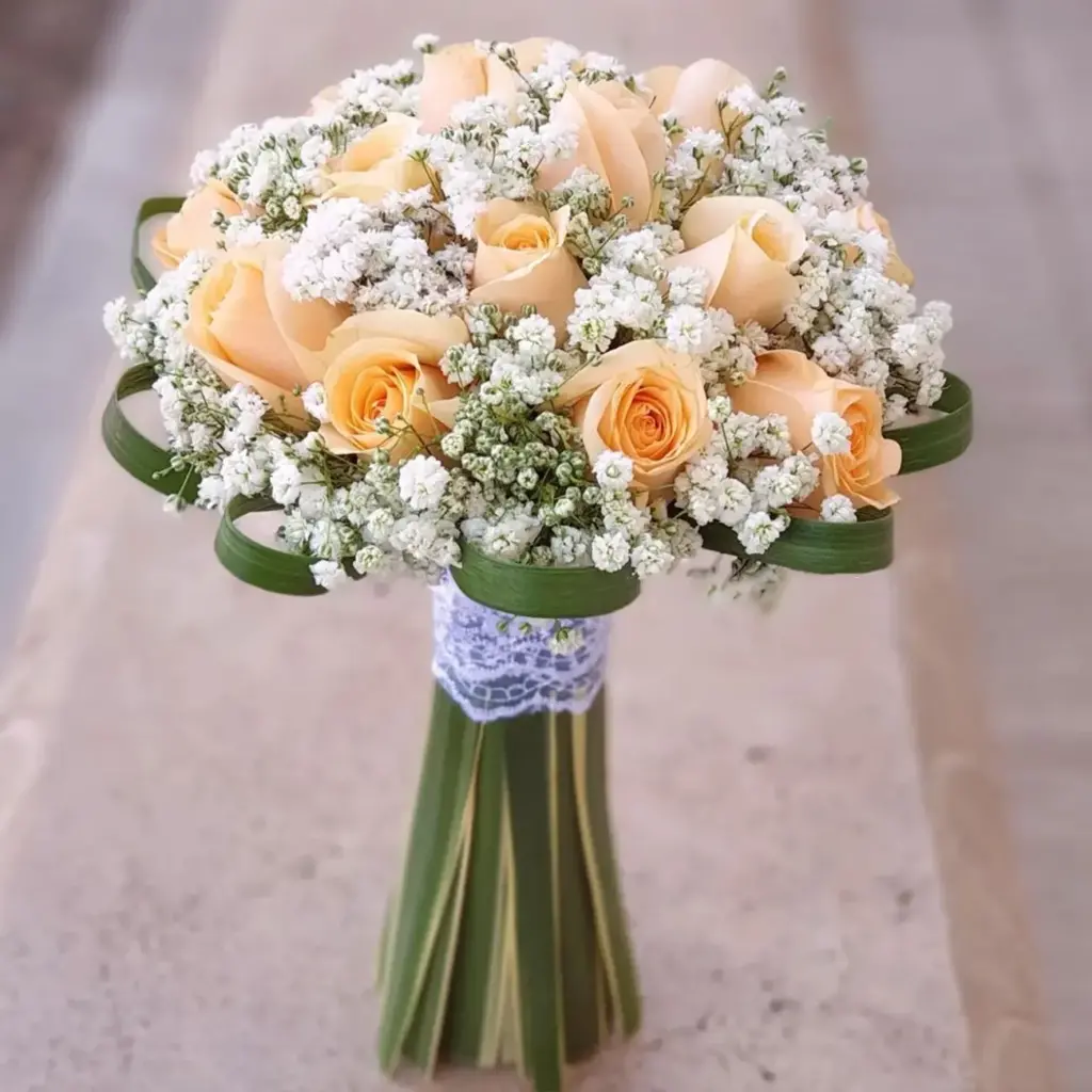 دسته گل عروس با رز هلویی و ژیپسوفیلا ترکیبی