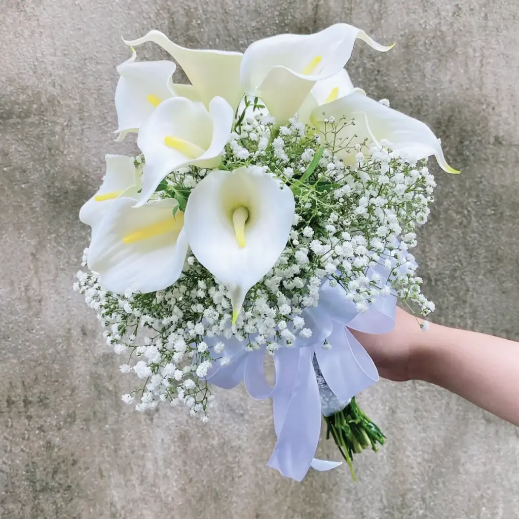 دسته گل عروس با گل شیپوری و ژیپسوفیلا