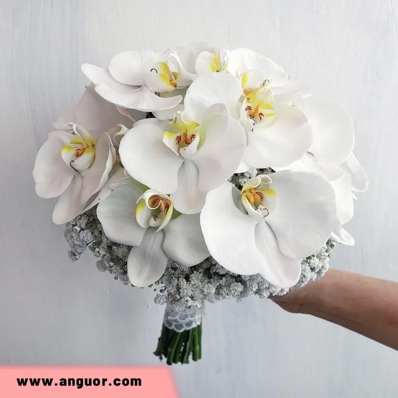 دسته گل عروس توپی با ارکیده و ژیپسوفیلا