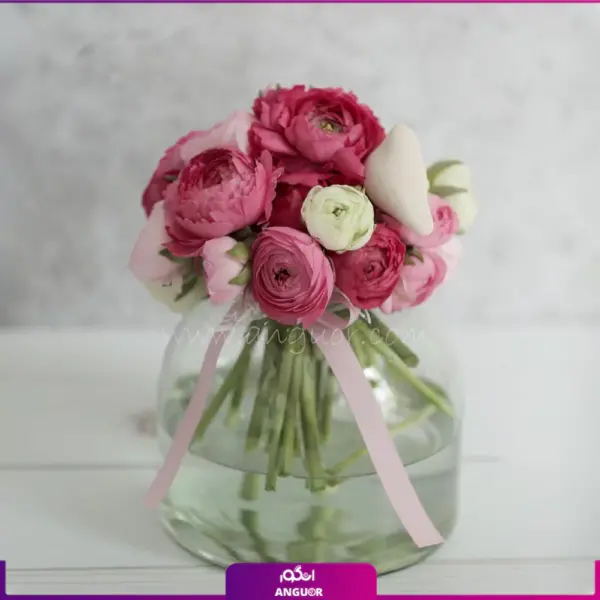 دسته گل آنمون- گل با گلدان شیشه ای- انگور
