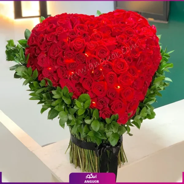دسته گل رز قرمز - دسته گل قلبی - سفارش آنلاین دسته گل ولنتاین