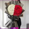 دسته گل قلبی بزرگ با رز قرمز و ژیپسوفیلا