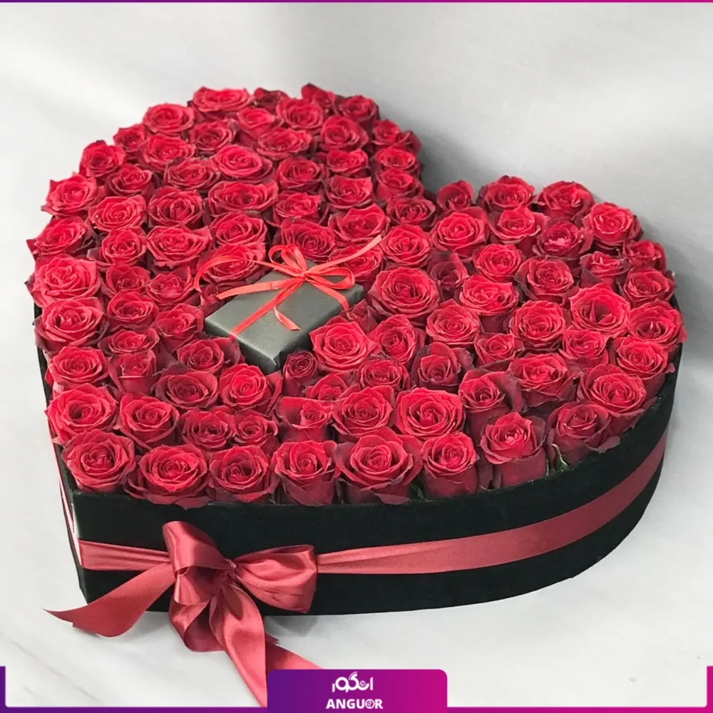 باکس گل قلبی 95 شاخه ای رز قرمز