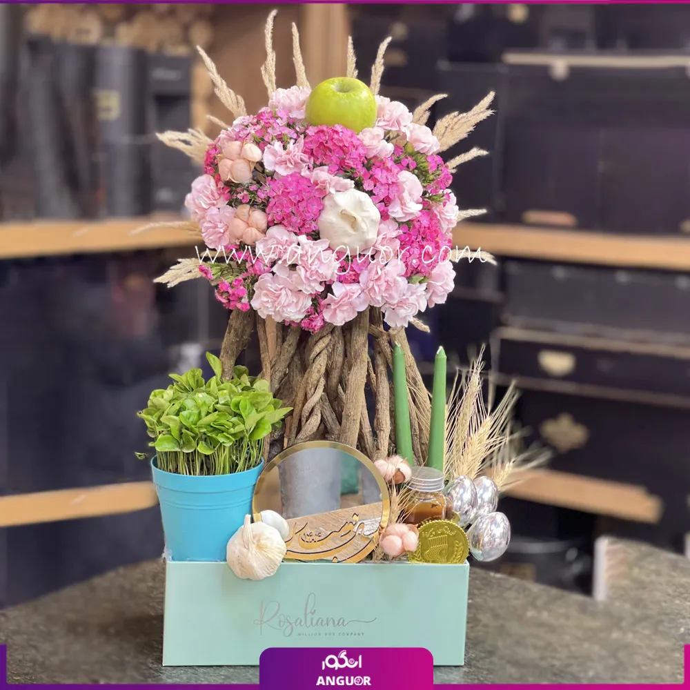 باکس گل هفت سین با طراحی خاص با گلهای میخک و قلم فور باکس گل هفت سین با طراحی خاص با گلهای میخک و قلم فور