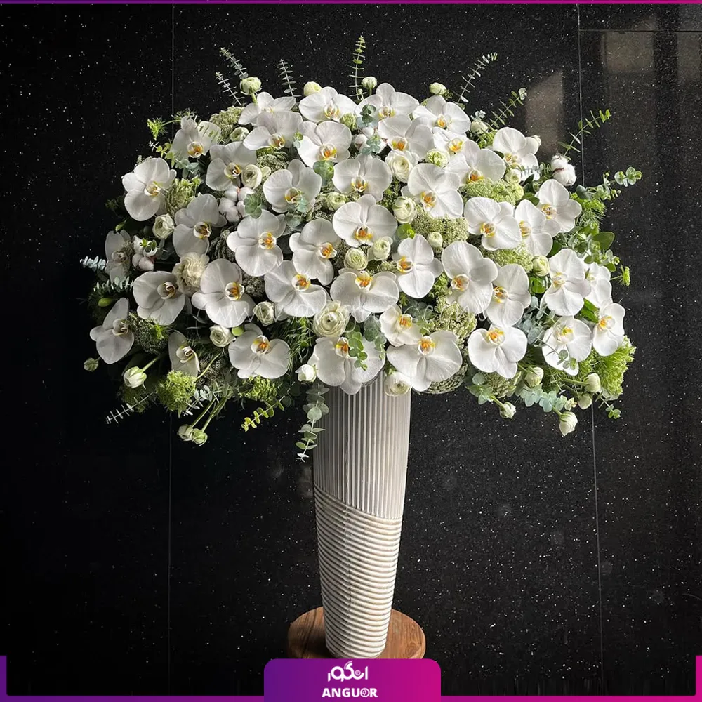 جام گل با گلهای ارکیده و آنمون با تم رنگی سفید جام گل با گلهای ارکیده و آنمون با تم رنگی سفید