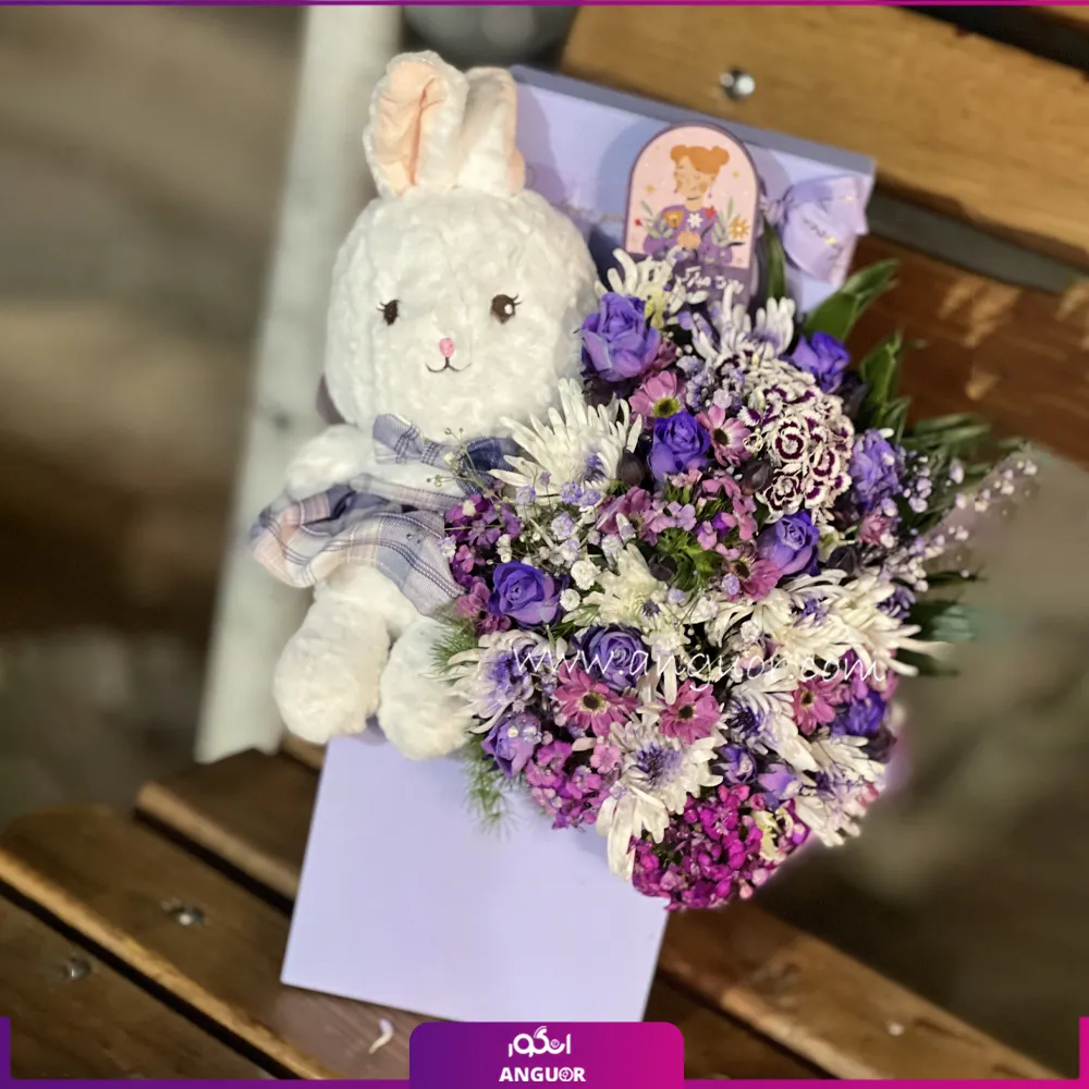 باکس گل و عروسک با گلهای رز ، قلم فور و داوودی باکس گل و عروسک با گلهای رز ، قلم فور و داوودی