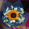 گل آفتابگردان به همراه گلهای داوودی و عروس در دسته گل کوچک
