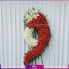 تاج گل با گل آنتوریوم و رز سفید